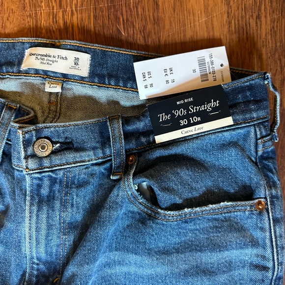 Abercrombie High Rise 90s Straight Leg Jeans - Picture 2 of 2